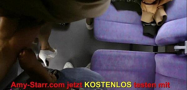  Mitten im Zug in Arsch und Fotze gefickt  Fucked in the middle of the train in